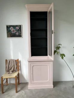 Vitrine haute rose poudrée