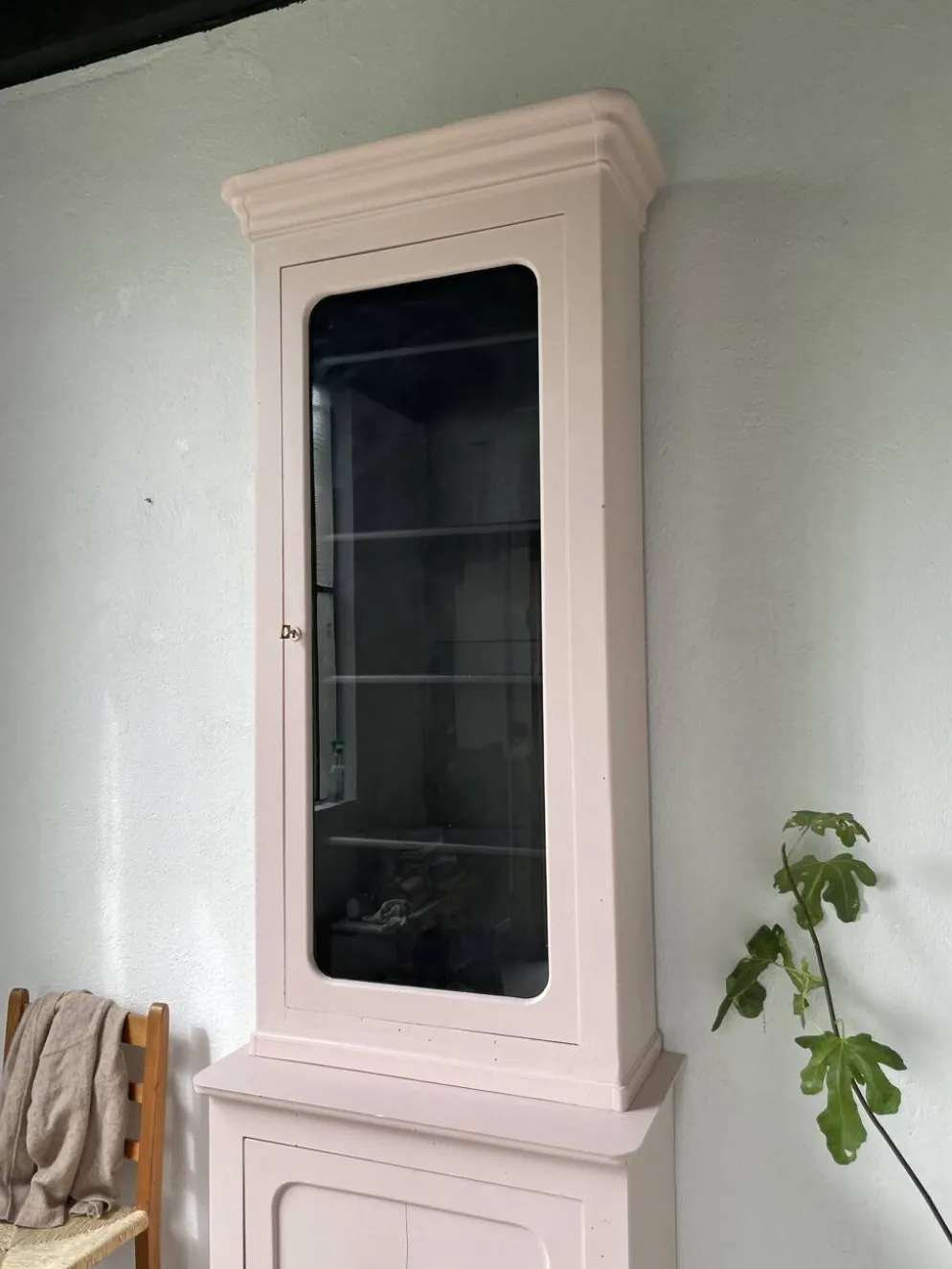 Vitrine haute rose poudrée
