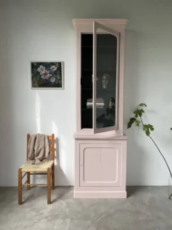 Vitrine haute rose poudrée
