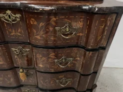 Vitrine Hollandaise en deux corps en bois marqueté