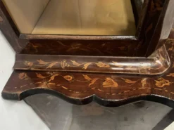 Vitrine Hollandaise en deux corps en bois marqueté