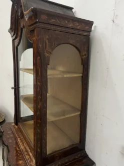 Vitrine Hollandaise en deux corps en bois marqueté