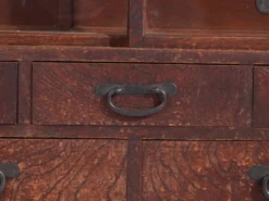 Vitrine japonaise ancienne à portes coulissantes en verre – Période Taishō–Showa (circa 1920–1950)
