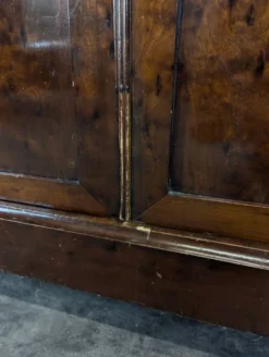 Vitrine Louis-Philippe en acajou à deux portes vitrées