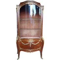Vitrine Louis XV en bois de rose et bronze doré, Paris vers 1880, attr. J.E
