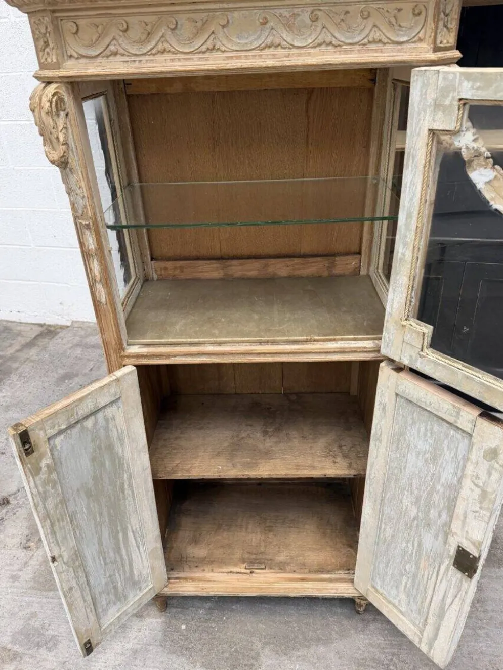 Vitrine Louis XVI début XXème