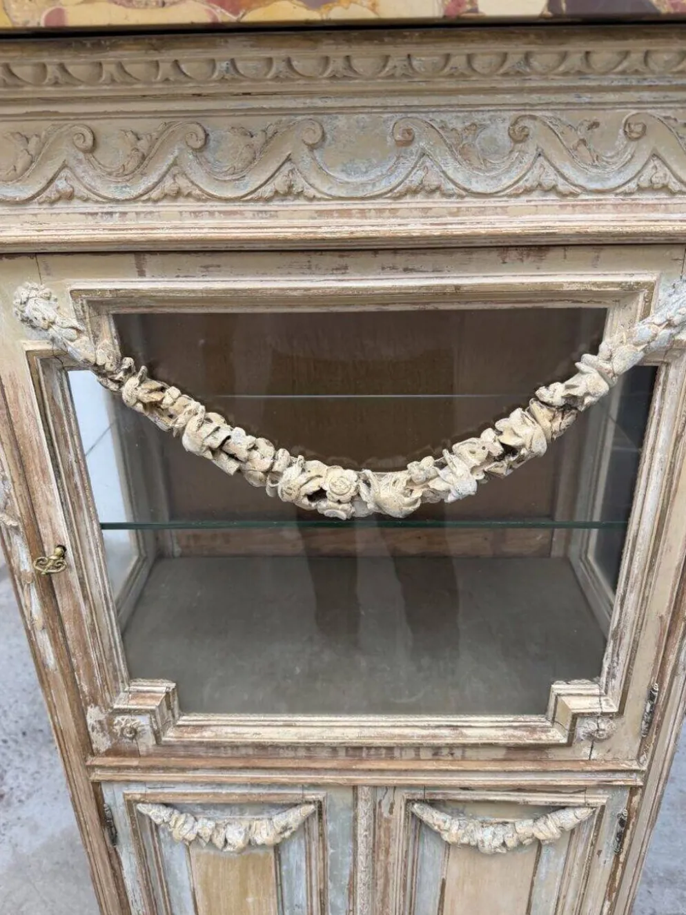 Vitrine Louis XVI début XXème