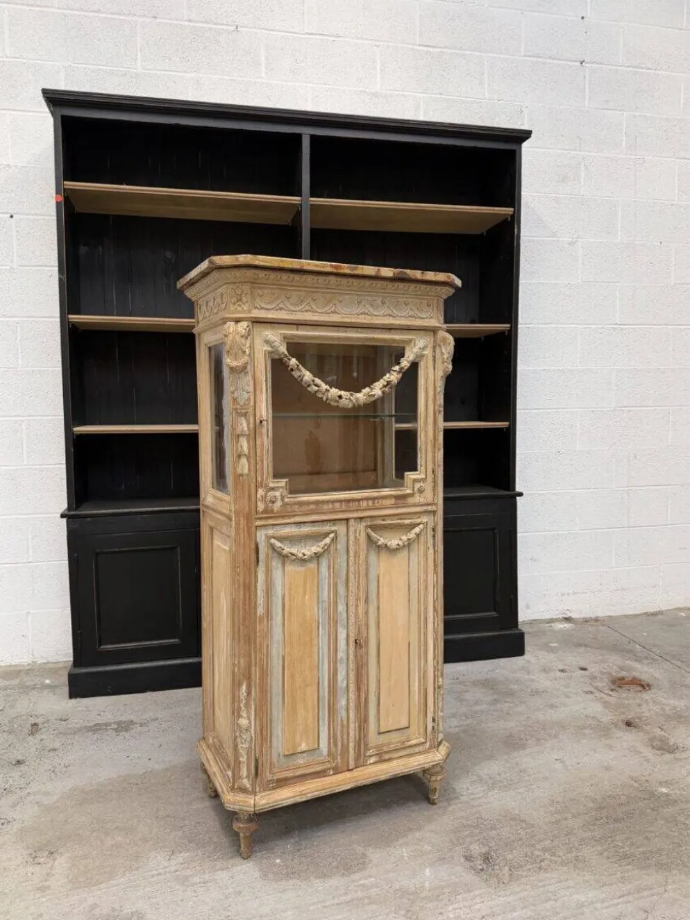 Vitrine Louis XVI début XXème