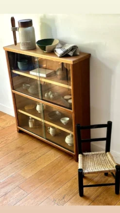Vitrine moderniste en chêne - années 50-60