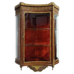 Vitrine murale Louis XVI, acajou et bronze, France XXe