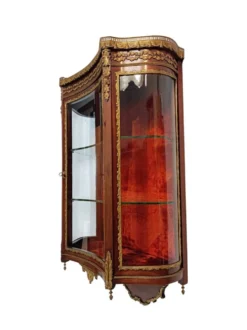 Vitrine murale Louis XVI, acajou et bronze, France XXe