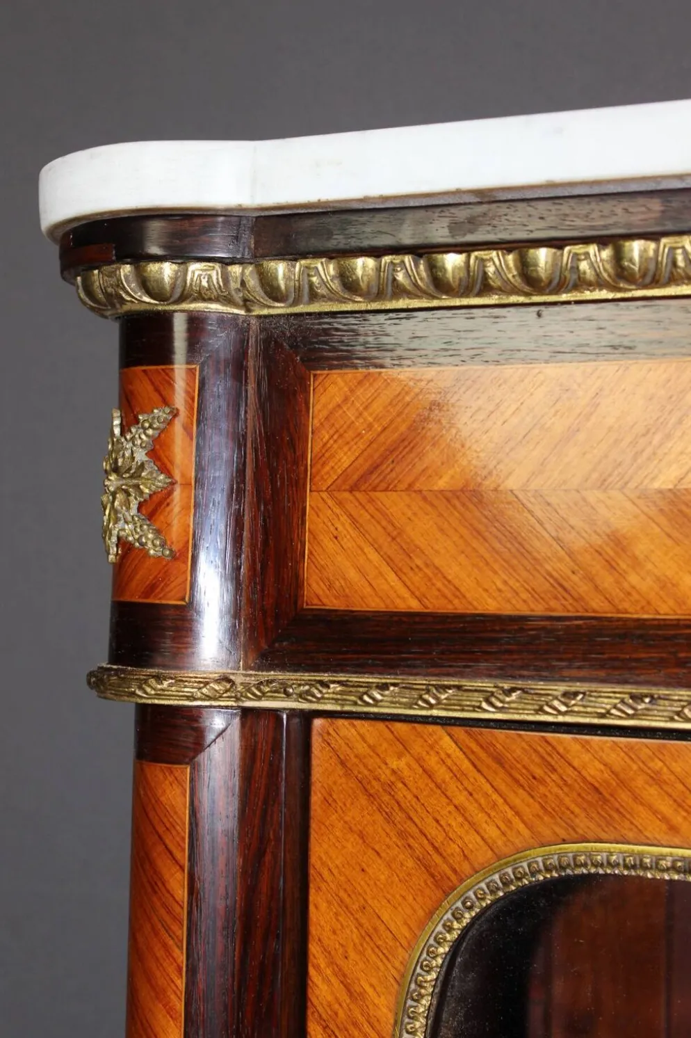 Vitrine Napoléon III en Marqueterie vers 1880