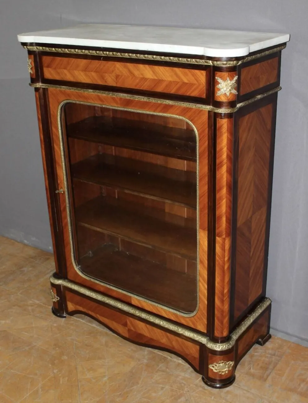 Vitrine Napoléon III en Marqueterie vers 1880