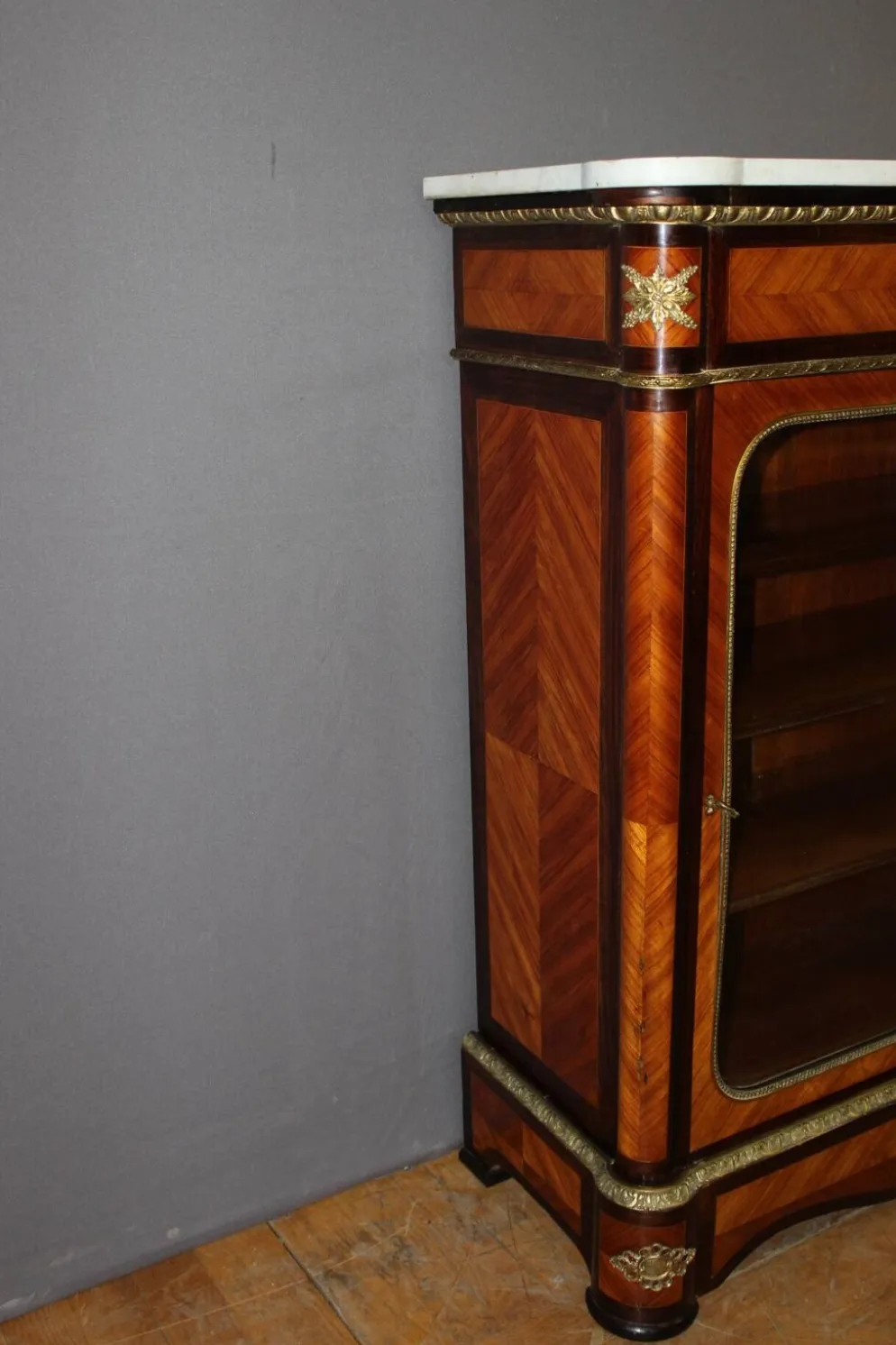 Vitrine Napoléon III en Marqueterie vers 1880