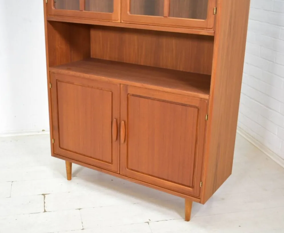 Vitrine par Dyrlund années 1970, haut de gamme scandinave en teck danois.