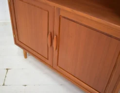 Vitrine par Dyrlund années 1970, haut de gamme scandinave en teck danois.
