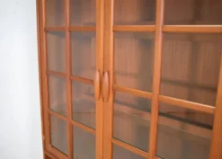 Vitrine par Dyrlund années 1970, haut de gamme scandinave en teck danois.