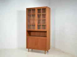 Vitrine par Dyrlund années 1970, haut de gamme scandinave en teck danois.
