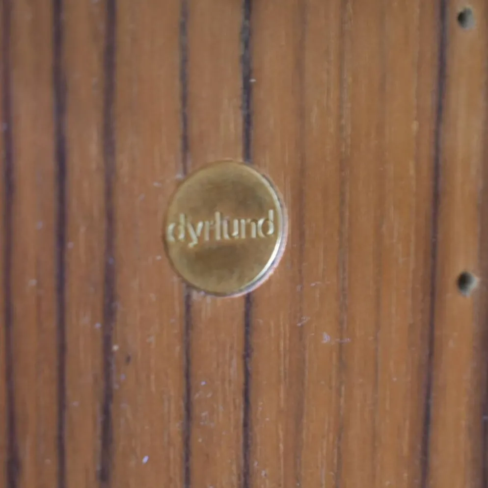 Vitrine par Dyrlund années 1970, haut de gamme scandinave en teck danois.