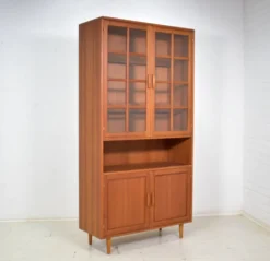 Vitrine par Dyrlund années 1970, haut de gamme scandinave en teck danois.