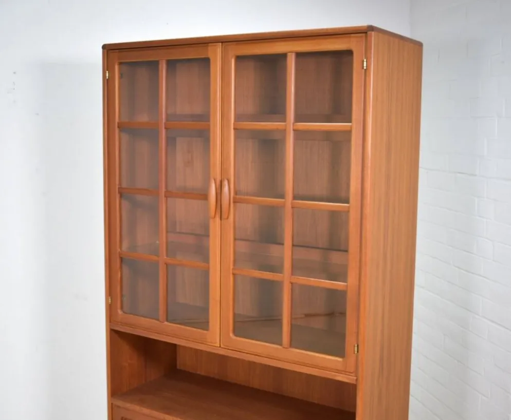 Vitrine par Dyrlund années 1970, haut de gamme scandinave en teck danois.