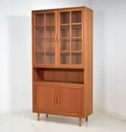 Vitrine par Dyrlund années 1970, haut de gamme scandinave en teck danois.