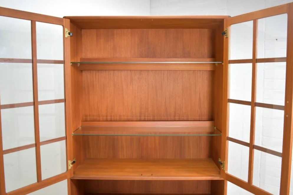 Vitrine par Dyrlund années 1970, haut de gamme scandinave en teck danois.