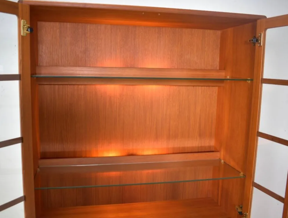 Vitrine par Dyrlund années 1970, haut de gamme scandinave en teck danois.