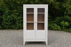 Vitrine parisienne ancienne rénovée – verre texturé et blanc cassé