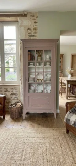 Vitrine parisienne ancienne