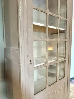 Vitrine parisienne ancienne