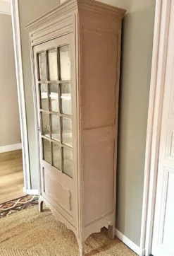 Vitrine parisienne ancienne