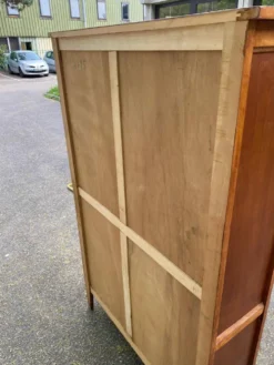 Vitrine parisienne en bois des années 50
