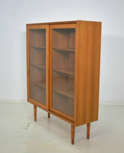 Vitrine par Poul Hundevad années 1960 en teck scandinave, haut meuble danois.