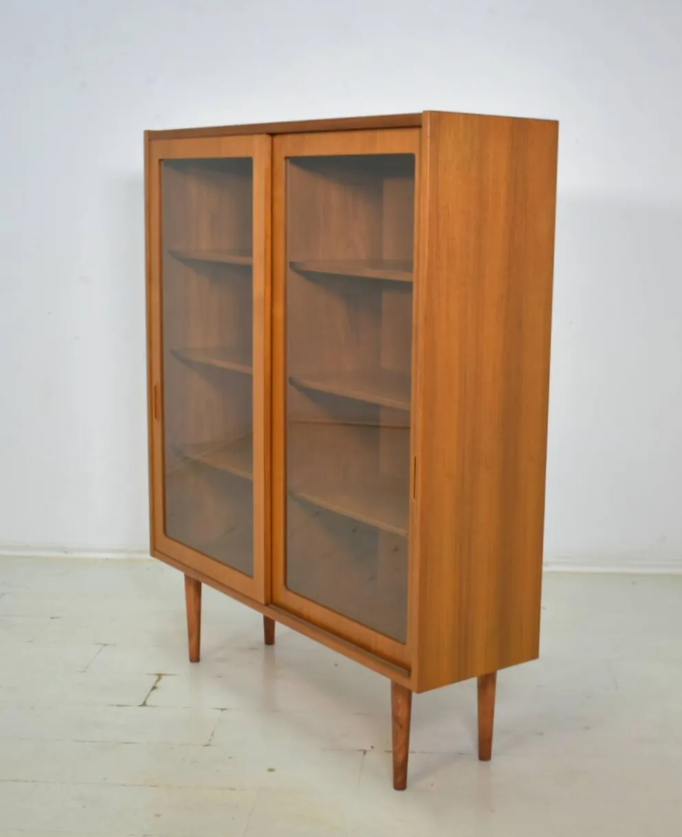 Vitrine par Poul Hundevad années 1960 en teck scandinave, haut meuble danois.