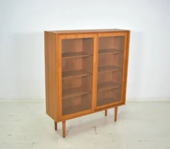 Vitrine par Poul Hundevad années 1960 en teck scandinave, haut meuble danois.
