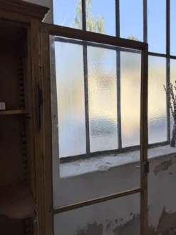 Vitrine pin anglaise XIXème
