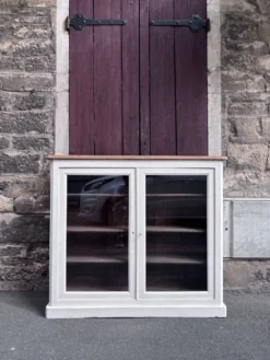 Vitrine rénovée