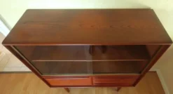 Vitrine scandinave par Johannes Andersen