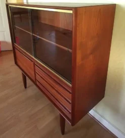 Vitrine scandinave par Johannes Andersen