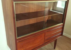 Vitrine scandinave par Johannes Andersen
