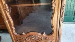 Vitrine style louis xv 1 porte en merisier