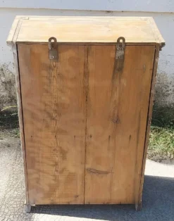 Vitrine à suspendre