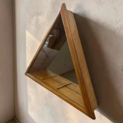Vitrine/étagère murale vintage peu profonde avec fond miroir