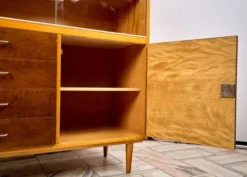 Vitrine vintage, années 1960, Tchécoslovaquie