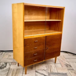Vitrine vintage, années 1960, Tchécoslovaquie
