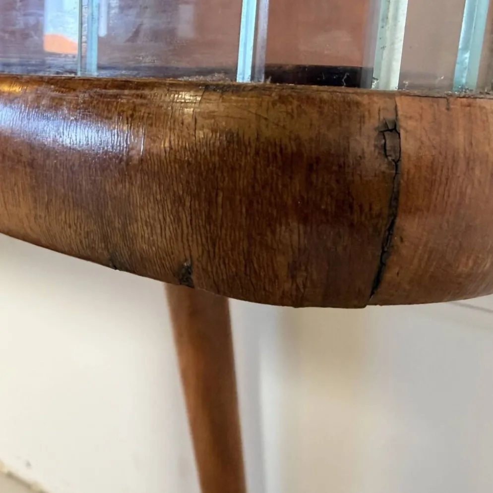 Vitrine vintage avec lattes en verre – Placage noyer chaud - Art Déco