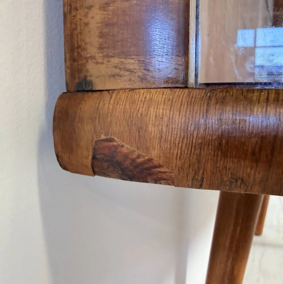 Vitrine vintage avec lattes en verre – Placage noyer chaud - Art Déco