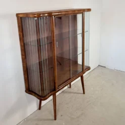 Vitrine vintage avec lattes en verre – Placage noyer chaud - Art Déco