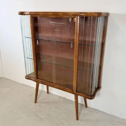 Vitrine vintage avec lattes en verre – Placage noyer chaud - Art Déco